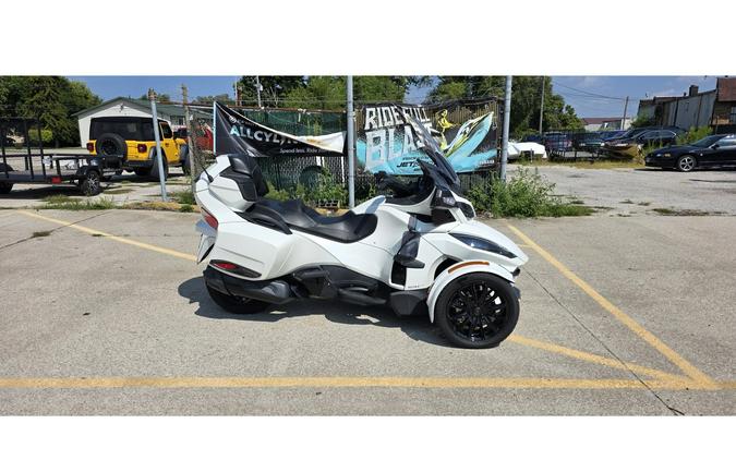 2018 Can-Am Spyder® RT SE6