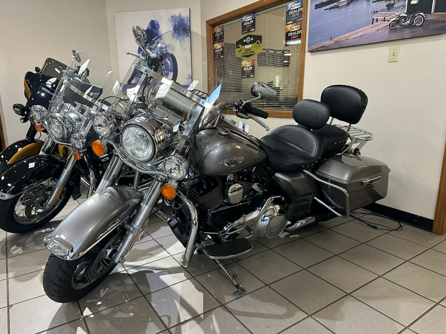 2016 Harley-Davidson Road King®