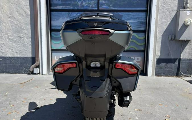 2026 Can-Am® Spyder F3 Limited Dark