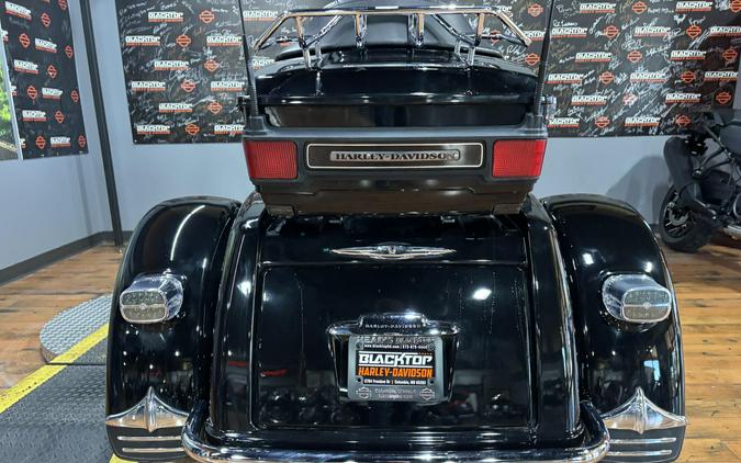 2013 Harley-Davidson Tri Glide Ultra Classic BLK W/ PINSTRIPE