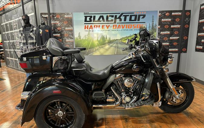 2013 Harley-Davidson Tri Glide Ultra Classic BLK W/ PINSTRIPE