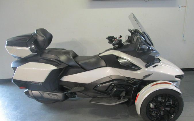 2020 Can-Am® Spyder® RT Limited Dark