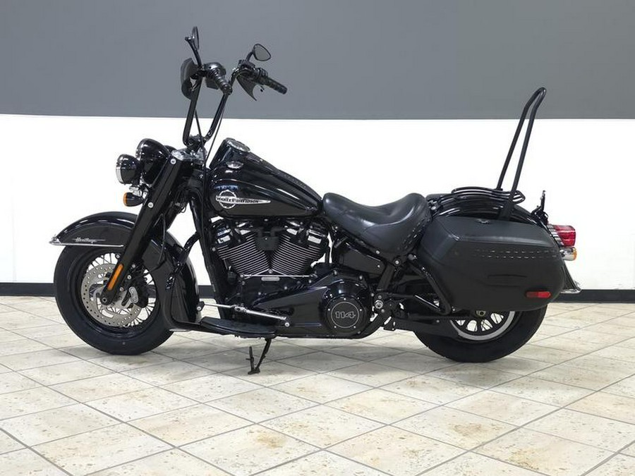 2020 Harley-Davidson® FLHCS - Heritage Classic 114