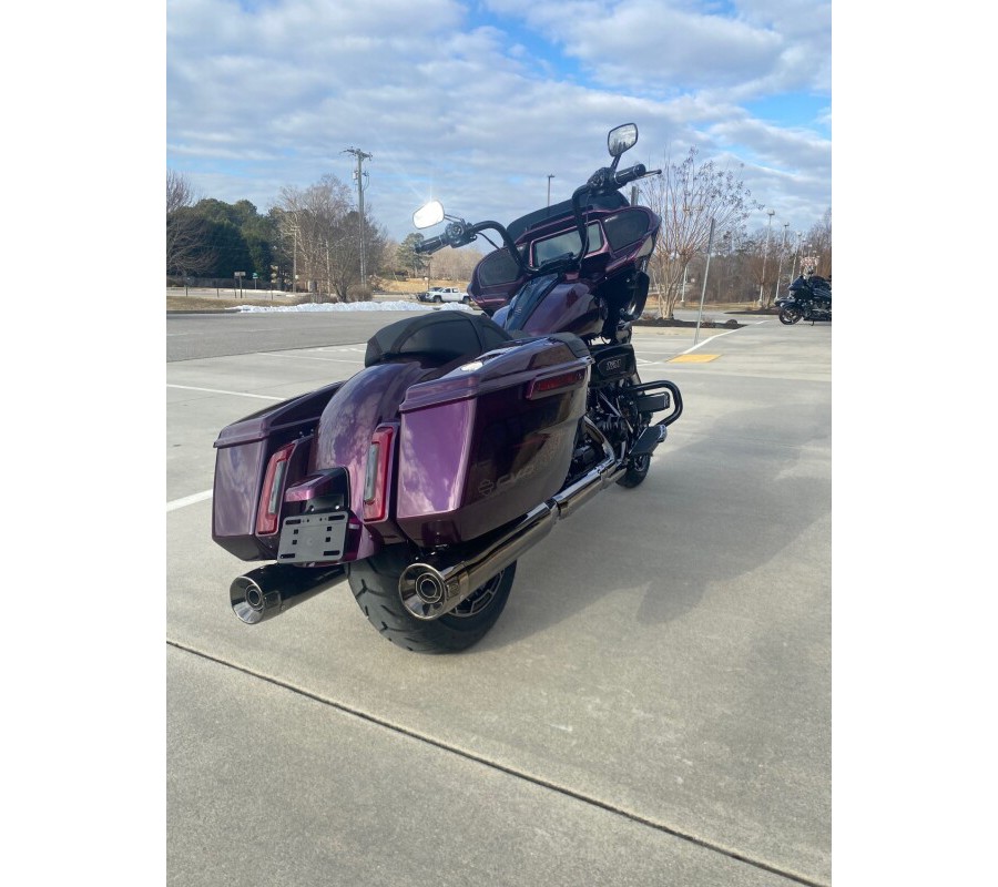 2025 Harley-Davidson® CVO™ Road Glide® Poison Berry