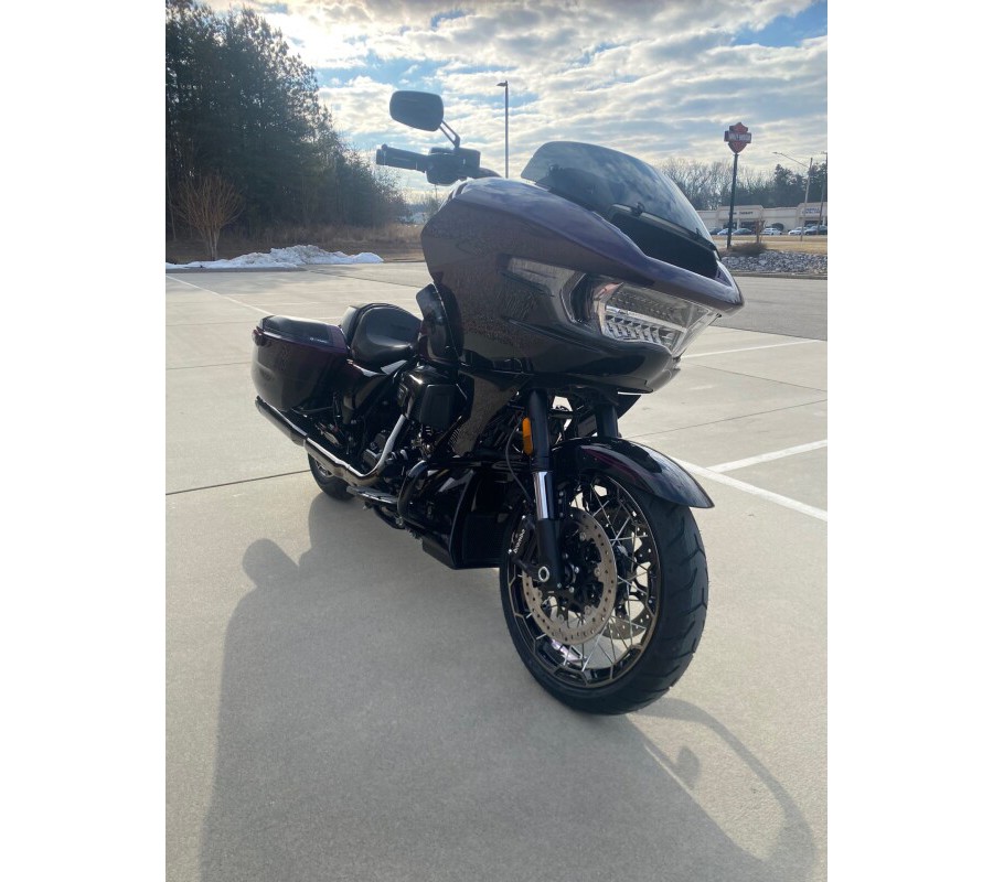 2025 Harley-Davidson® CVO™ Road Glide® Poison Berry