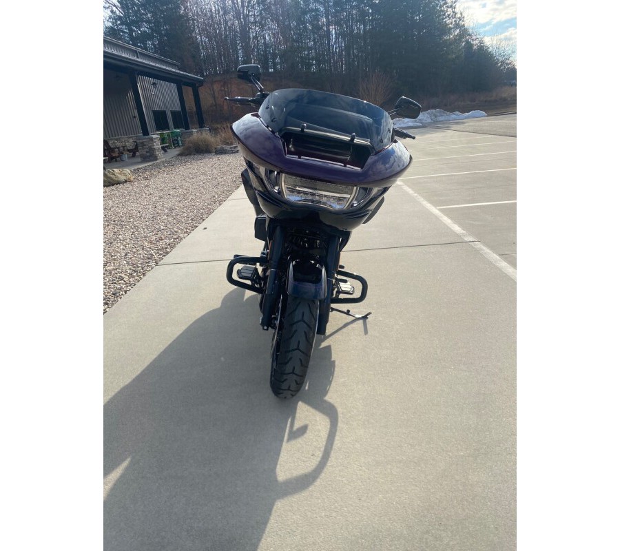 2025 Harley-Davidson® CVO™ Road Glide® Poison Berry