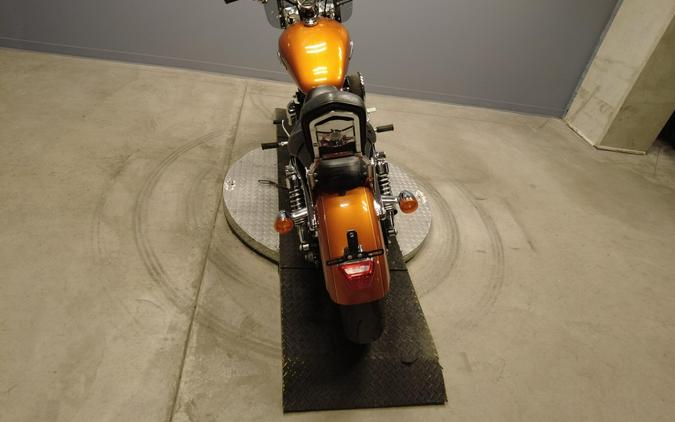 2015 Sportster 1200 Custom XL1200C
