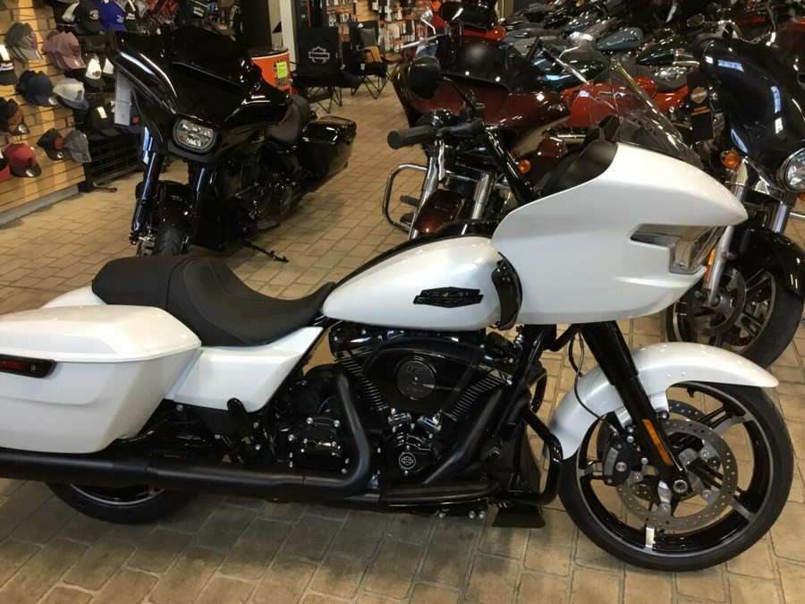 2024 Harley-Davidson Road Glide™ White Onyx Pearl - Black Finish SAVE $$$$