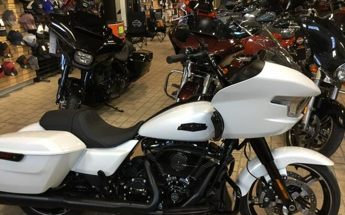 2024 Harley-Davidson Road Glide™ White Onyx Pearl - Black Finish SAVE $$$$