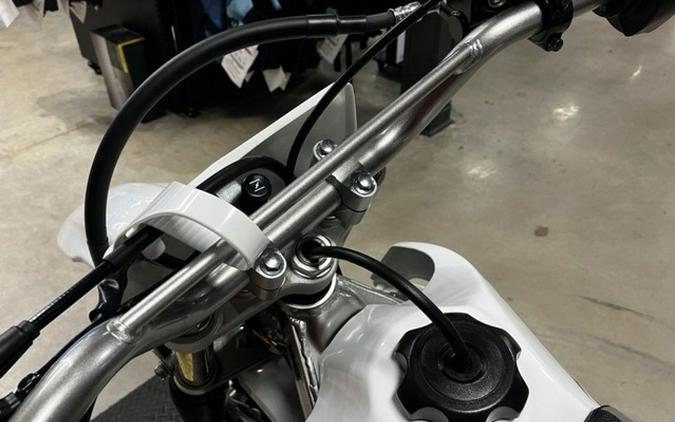 2027 Kawasaki KLX140R F