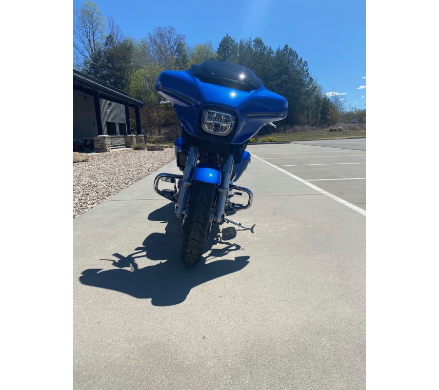 2025 Harley-Davidson® Street Glide® Blue Burst