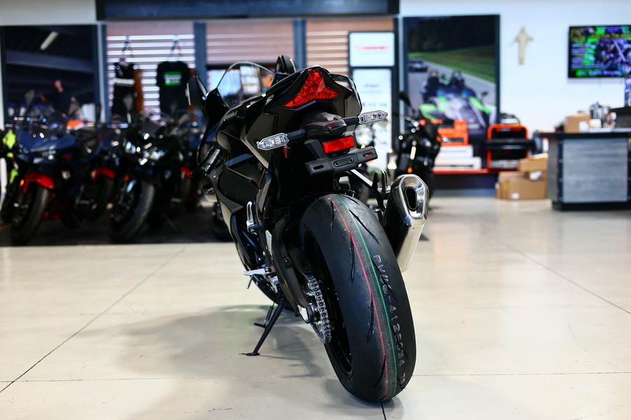 2026 Kawasaki Ninja ZX10R ABS Metallic Matte Graphenesteel Gray Metallic Spark Black