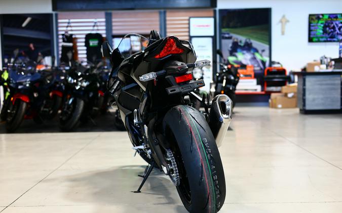 2026 Kawasaki Ninja ZX10R ABS Metallic Matte Graphenesteel Gray Metallic Spark Black