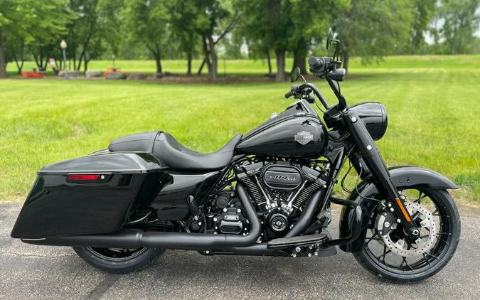 2024 Harley-Davidson Road King Special Vivid Black