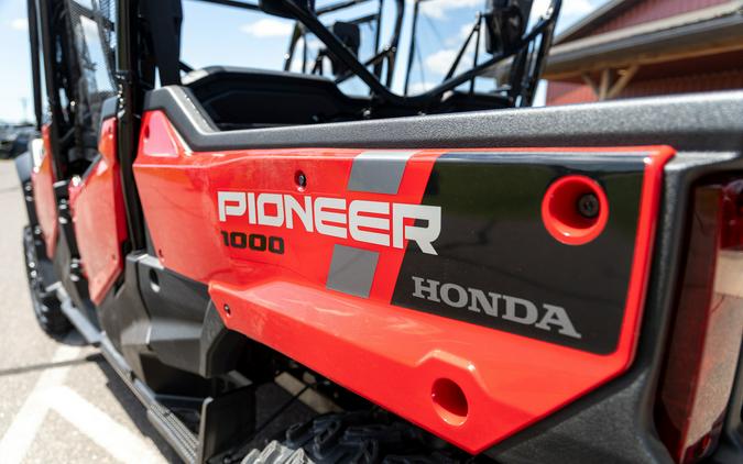 2024 Honda Pioneer 1000-6 Crew Deluxe - AVENGER RED