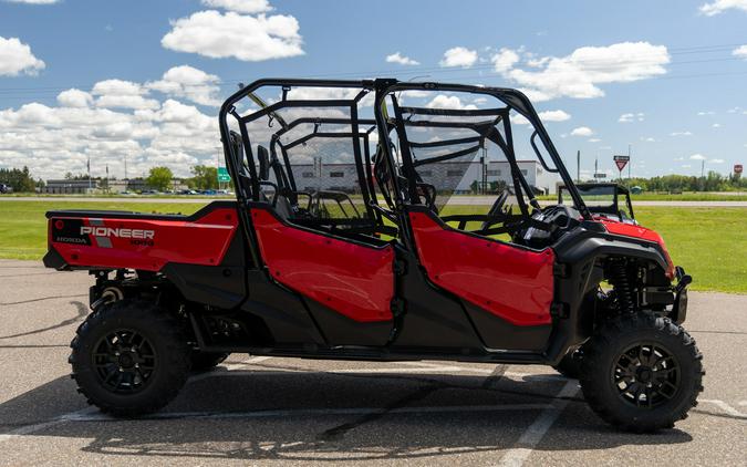 2024 Honda Pioneer 1000-6 Crew Deluxe - AVENGER RED