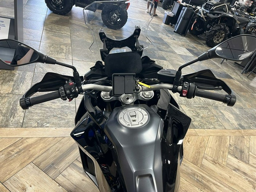 2023 BMW F 900 XR Triple Black