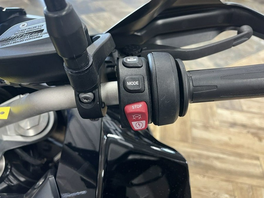 2023 BMW F 900 XR Triple Black