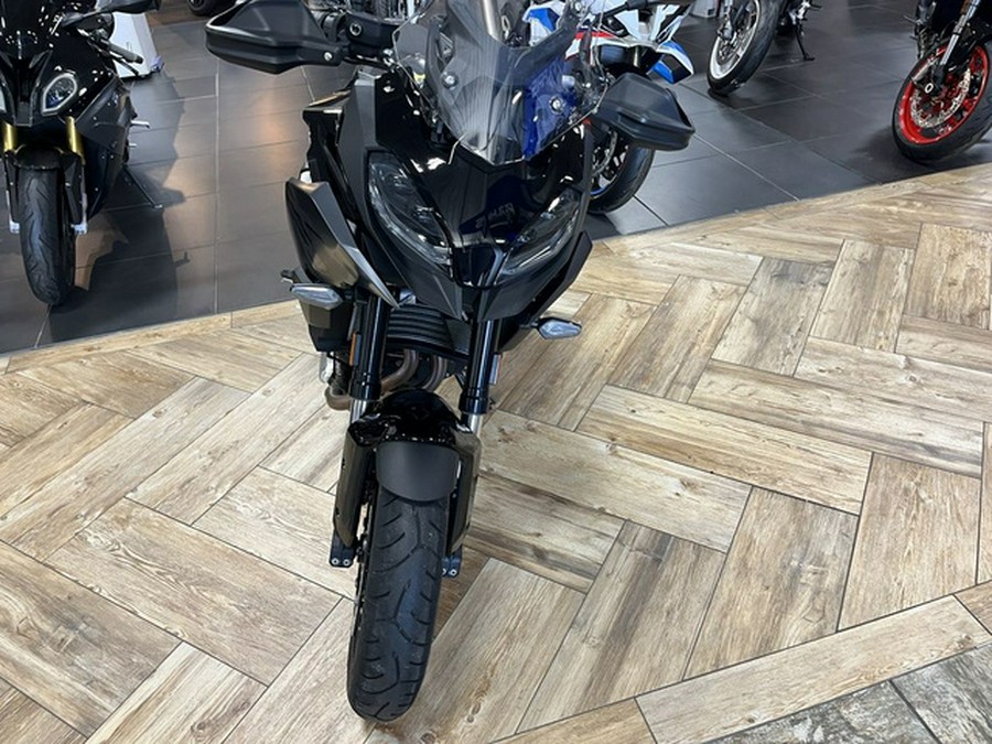 2023 BMW F 900 XR Triple Black