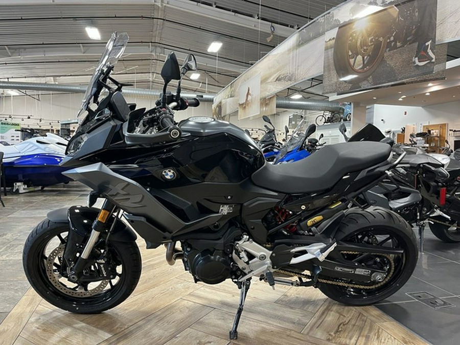 2023 BMW F 900 XR Triple Black