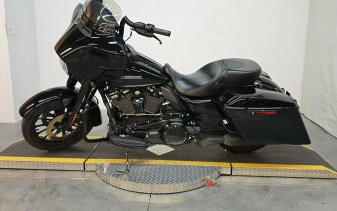 FLHXS 2018 Street Glide Special