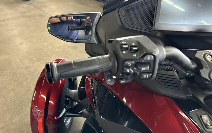 2024 Can-Am® Spyder RT Limited Dark Wheels