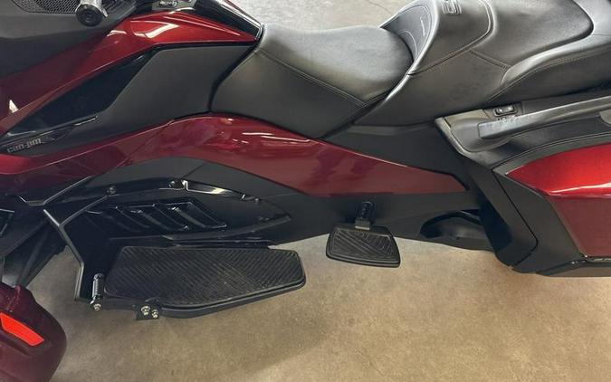 2024 Can-Am® Spyder RT Limited Dark Wheels