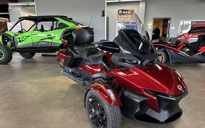 2024 Can-Am® Spyder RT Limited Dark Wheels