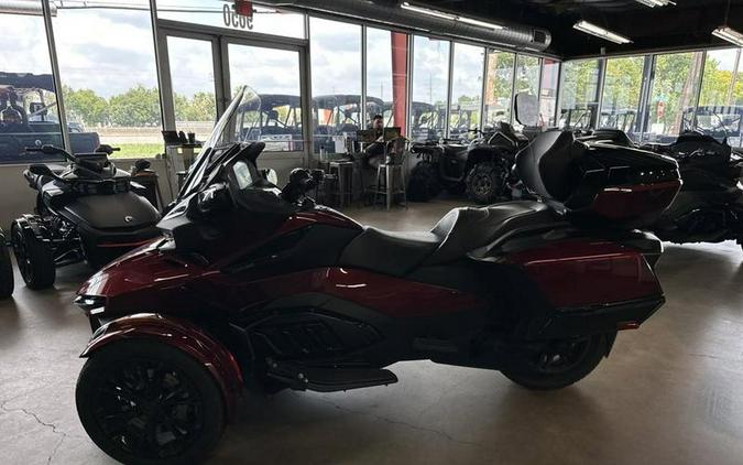 2024 Can-Am® Spyder RT Limited Dark Wheels