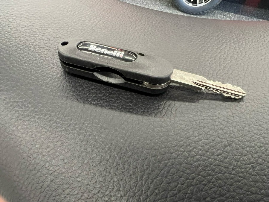 2025 Benelli Imperiale 400