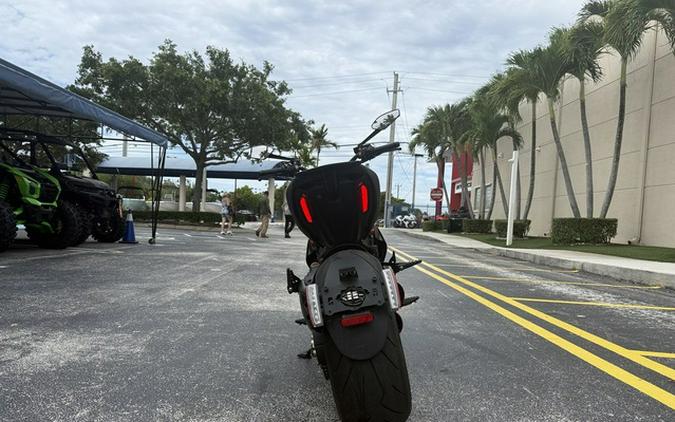 2023 Ducati Diavel 1260 S Total Black