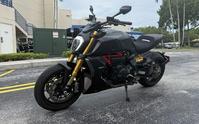 2023 Ducati Diavel 1260 S Total Black