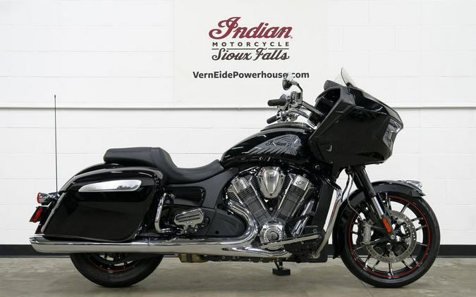 2023 Indian Motorcycle® Challenger® Limited Black Metallic