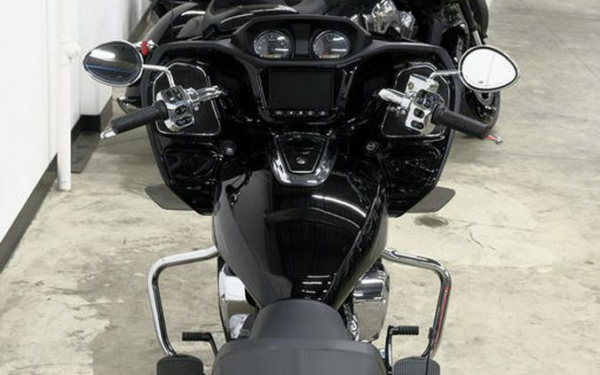 2023 Indian Motorcycle® Challenger® Limited Black Metallic