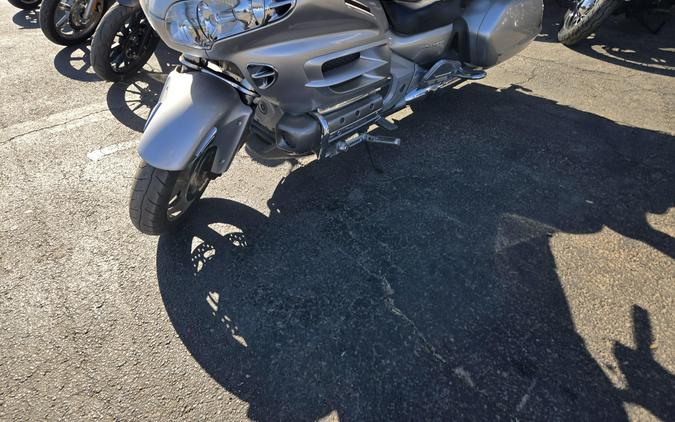 2005 HONDA GOLD WING