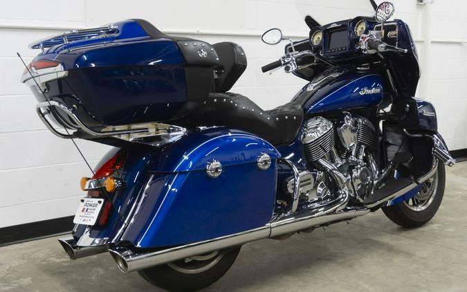 2017 Indian Motorcycle® Roadmaster® Icon Blue Sapphire & Brilliant Blue