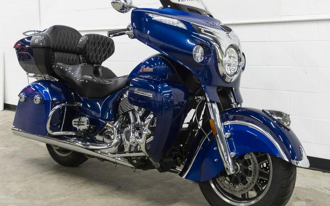 2017 Indian Motorcycle® Roadmaster® Icon Blue Sapphire & Brilliant Blue