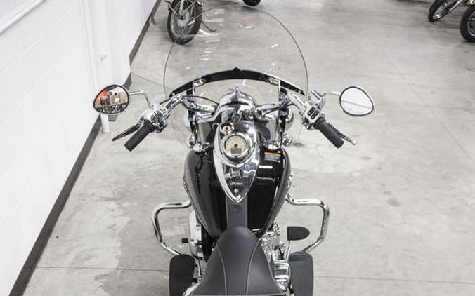 2024 Indian Motorcycle® Springfield® Black Metallic/Titanium Metallic