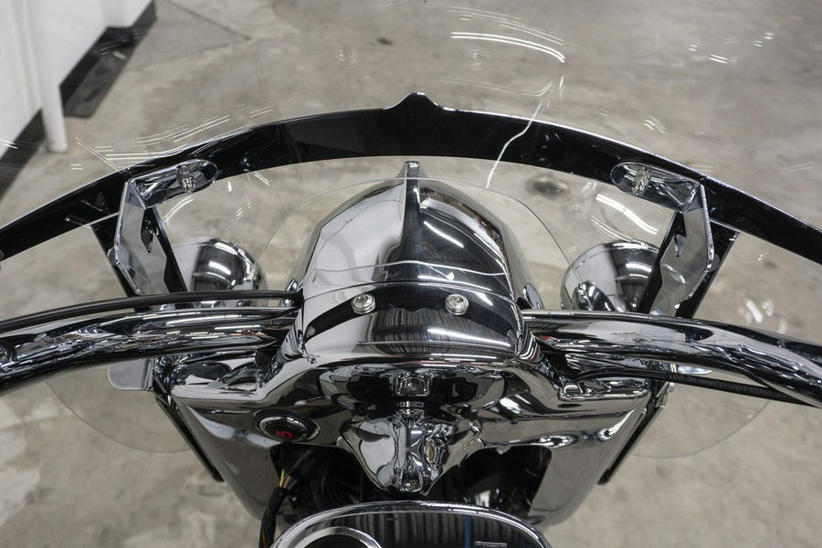 2024 Indian Motorcycle® Springfield® Black Metallic/Titanium Metallic