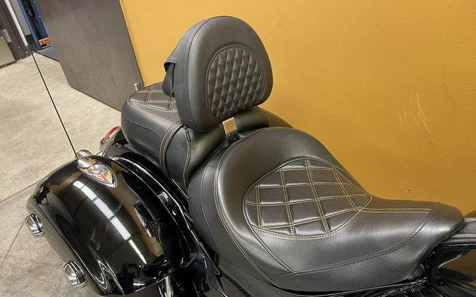 2014 Indian Motorcycle® Chieftain™ Thunder Black