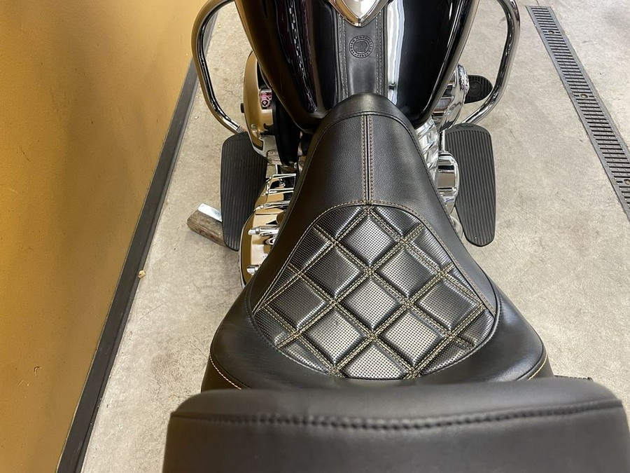 2014 Indian Motorcycle® Chieftain™ Thunder Black