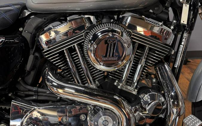 2012 Harley-Davidson 1200 Custom BRIL SILVER W/ PINSTRIPE