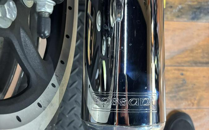 2012 Harley-Davidson 1200 Custom BRIL SILVER W/ PINSTRIPE