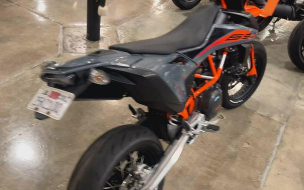 2021 KTM 690 SMC R