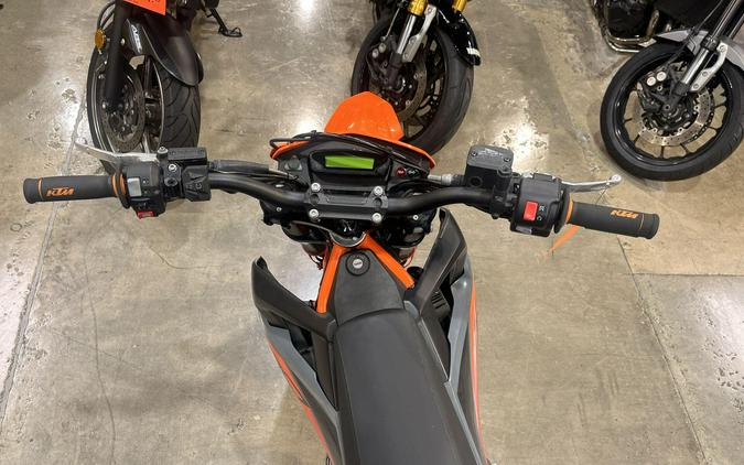 2021 KTM 690 SMC R