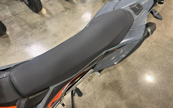 2021 KTM 690 SMC R