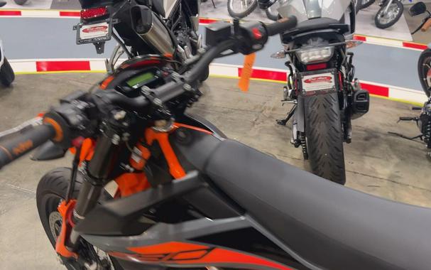 2021 KTM 690 SMC R