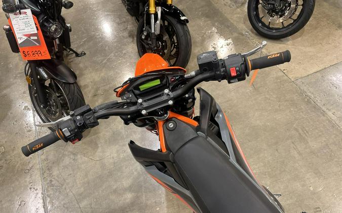 2021 KTM 690 SMC R
