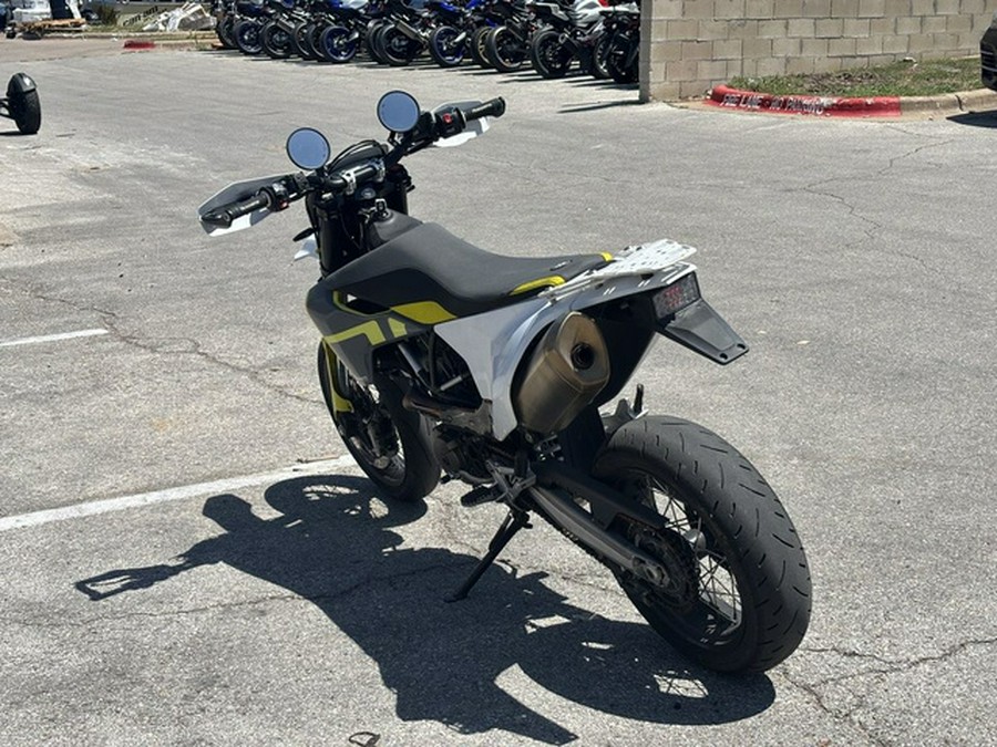 2020 Husqvarna Supermoto 701