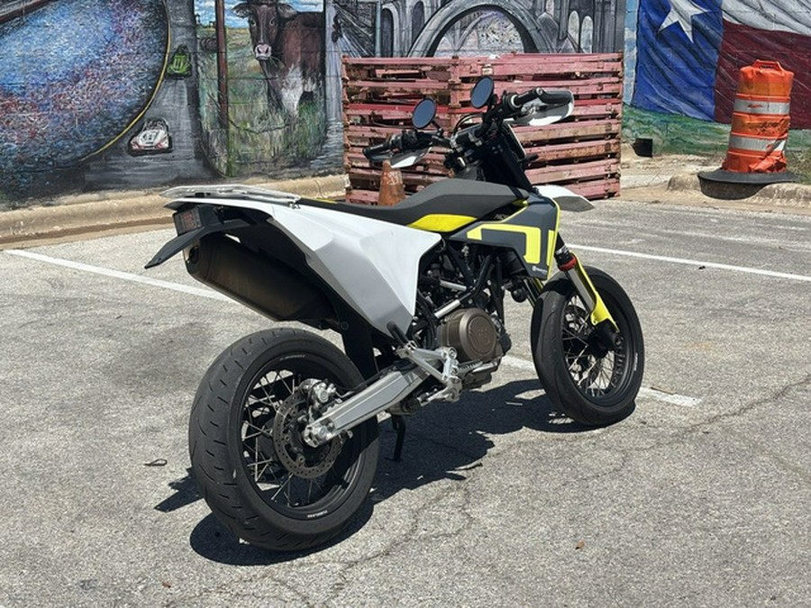 2020 Husqvarna Supermoto 701